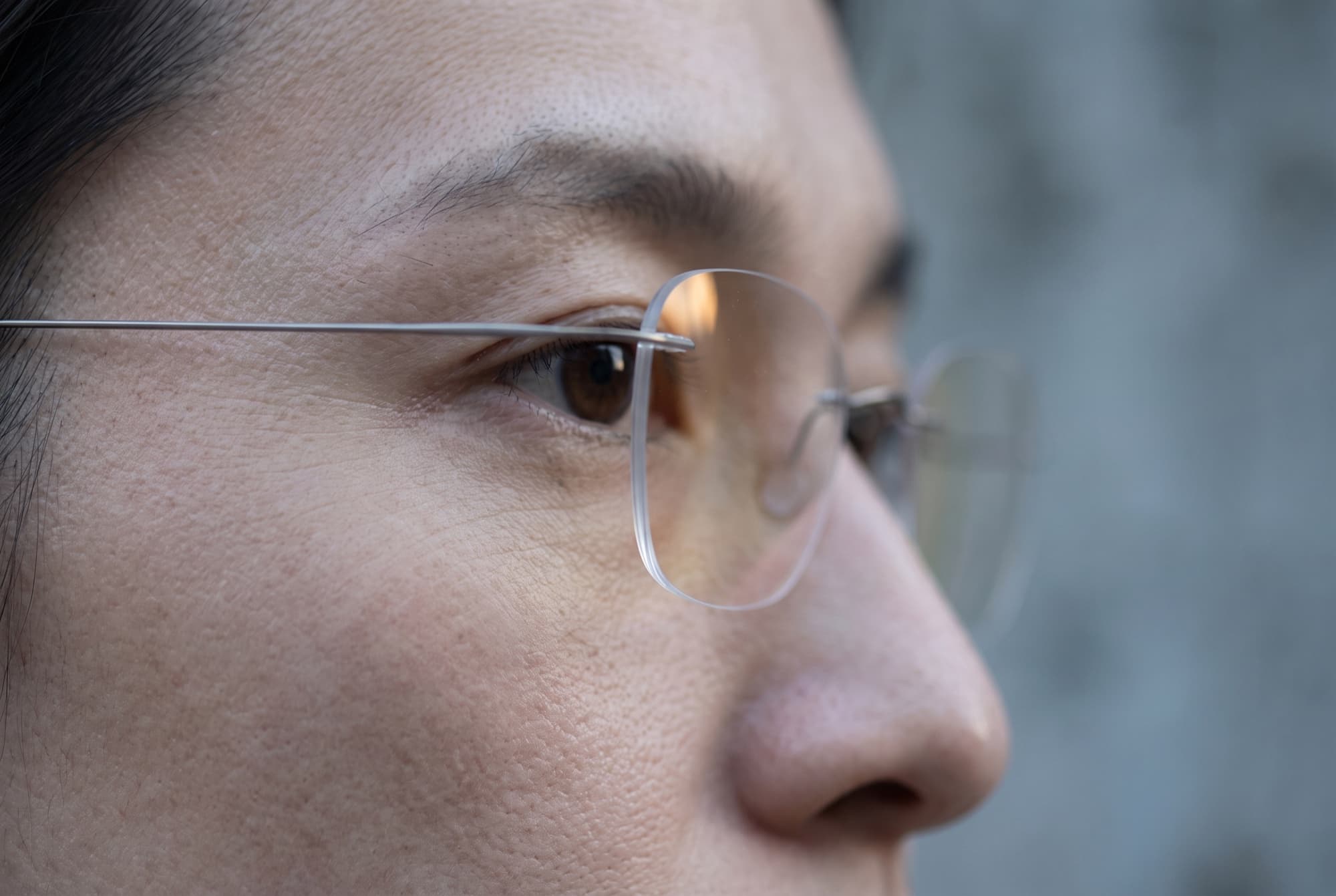 Thin, lightweight high-index lenses